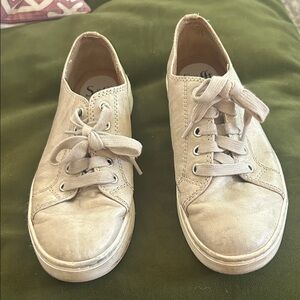 Sofft Women's Cream Sneakers